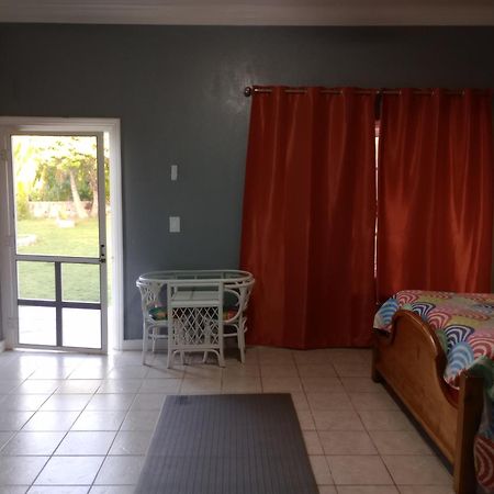 Surfers Manor Motel Gregory Town Luaran gambar
