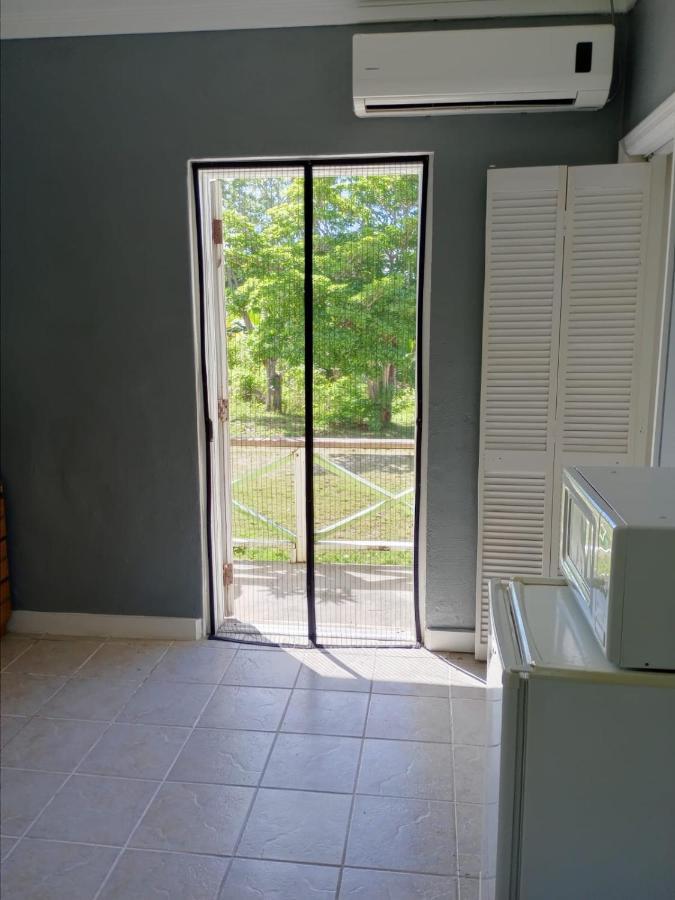 Surfers Manor Motel Gregory Town Luaran gambar