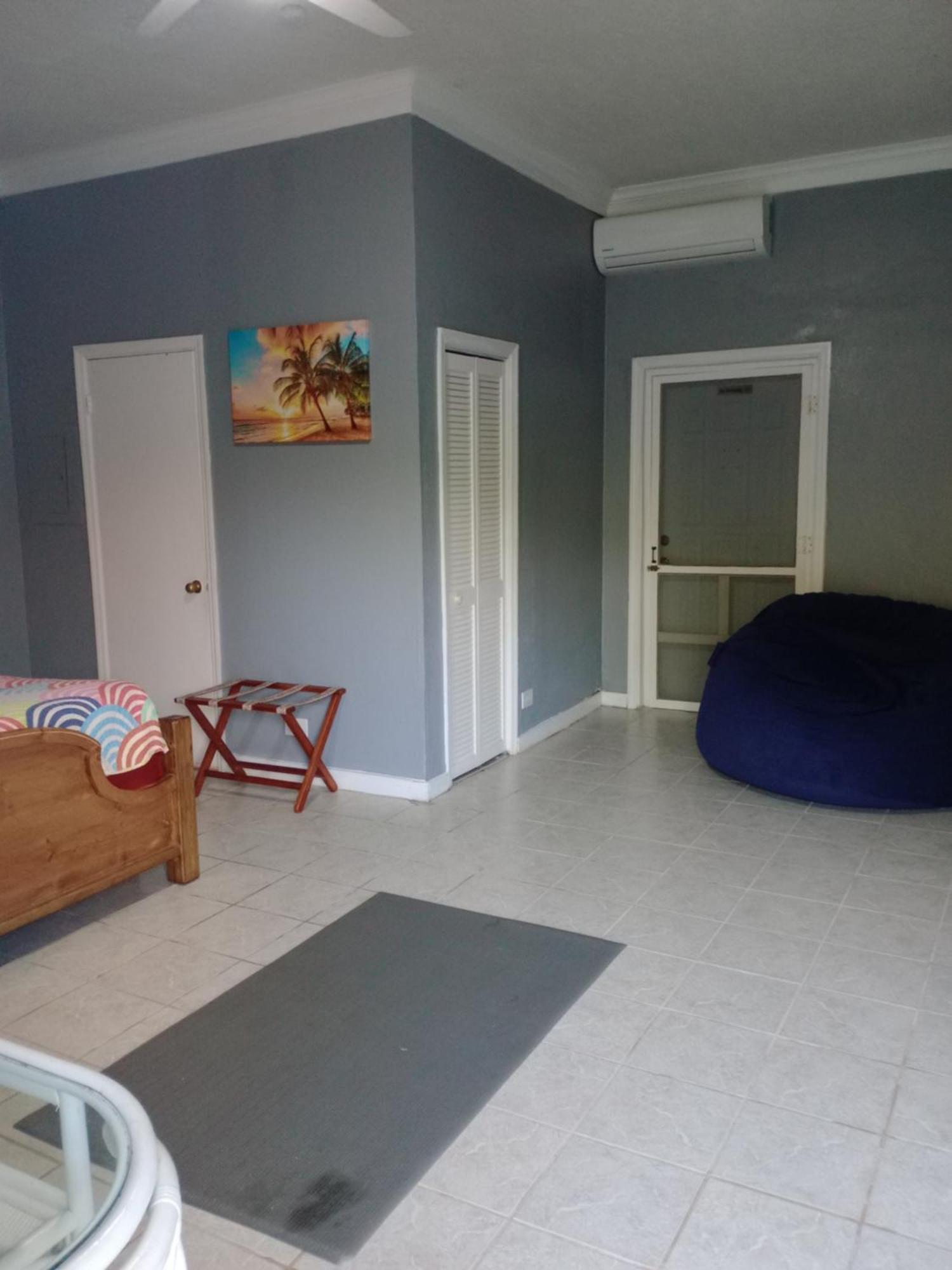 Surfers Manor Motel Gregory Town Luaran gambar
