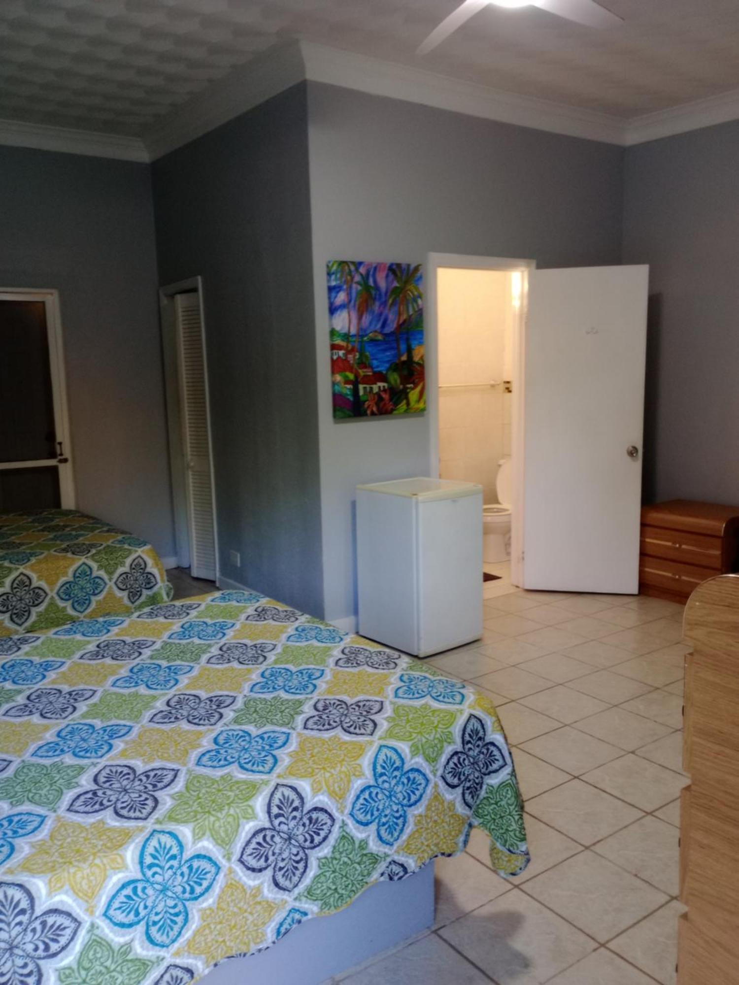 Surfers Manor Motel Gregory Town Luaran gambar