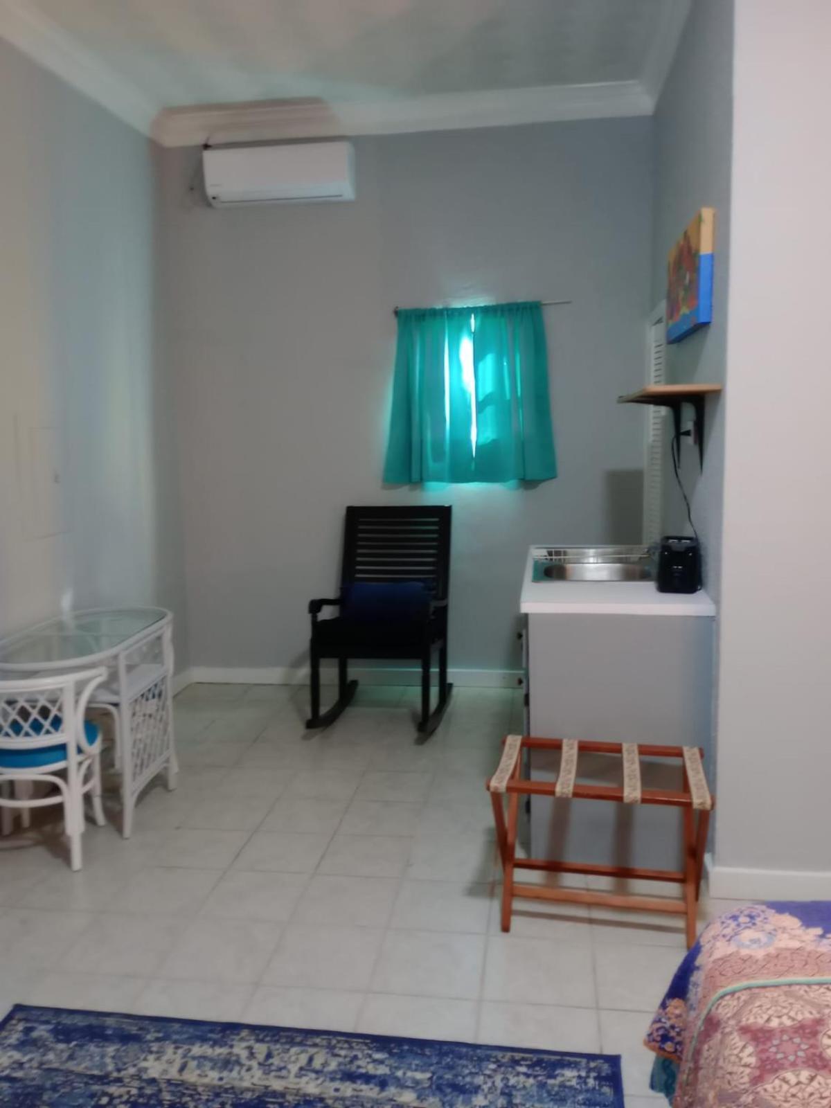 Surfers Manor Motel Gregory Town Luaran gambar