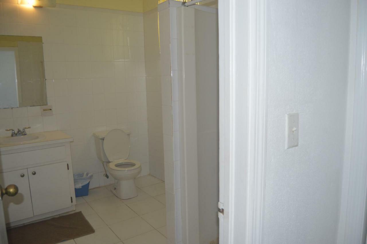 Surfers Manor Motel Gregory Town Luaran gambar